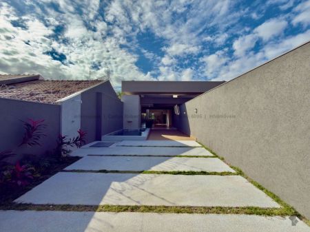 Casa-Térrea em Monte Castelo