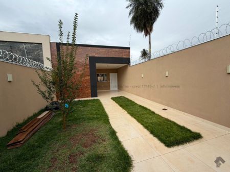 Casa-Térrea em Aero Rancho