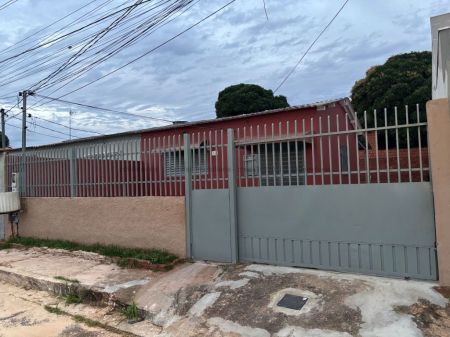 Casa-Térrea em Coophatrabalho