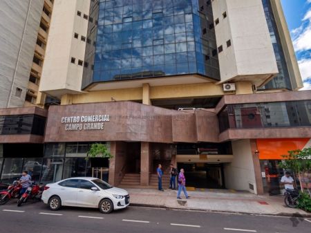 Sala / Salão / Loja em Centro