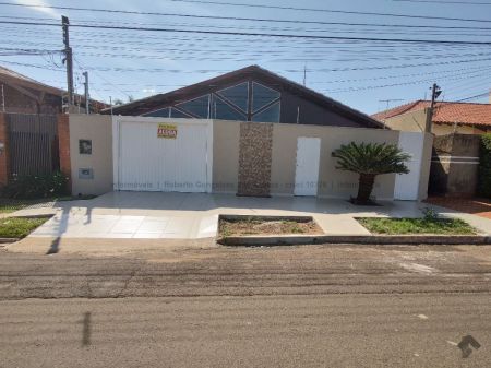 Casa-Térrea em Vila Vilas Boas