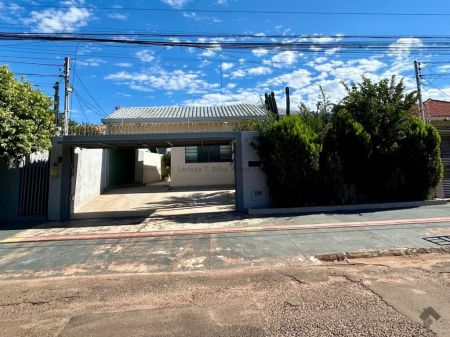 Casa-Térrea em Vila Taquarussú