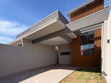 Casa-Térrea em Parque Rita Vieira