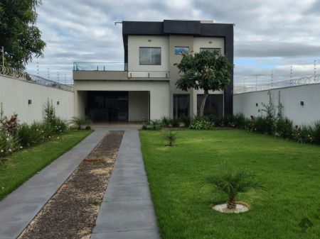 Sobrado em Loteamento Água Limpa Park