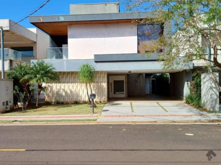 Sobrado-Condomínio em Pq. Residencial Damha III