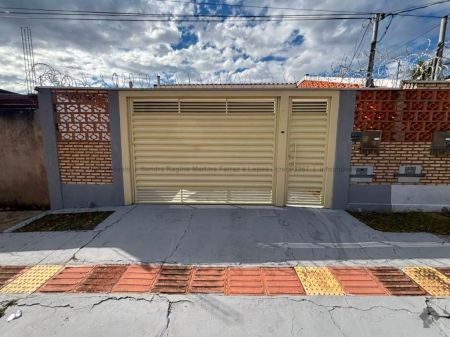 Casa-Térrea em Caiçara