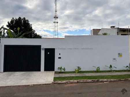 Casa-Térrea em Vila Vilas Boas