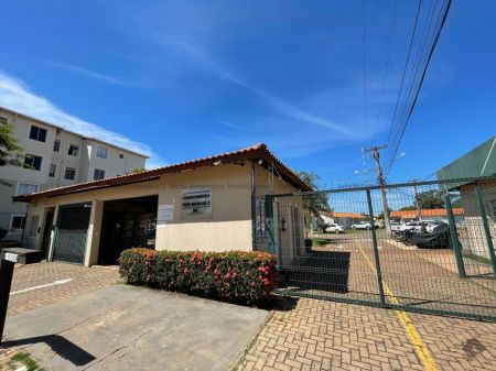 Casa-Térrea-Condomínio em Rita Vieira
