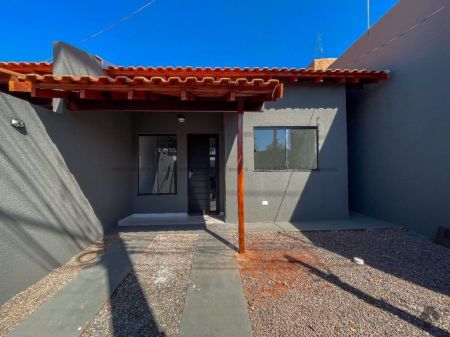 Casa-Térrea em Jardim Santa Emília