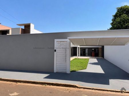 Casa-Térrea em Aero Rancho