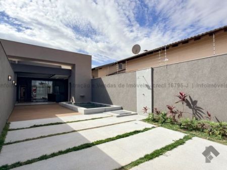 Casa-Térrea em Monte Castelo
