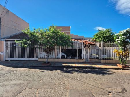 Casa-Térrea em Taquarussú