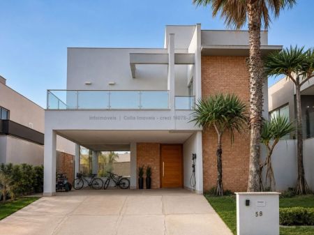 Sobrado-Condomínio em Pq. Residencial Damha III