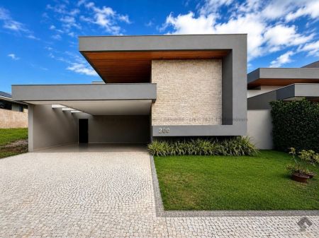 Casa-Térrea-Condomínio em Pq. Residencial Damha III