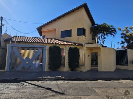 Sobrado em Giocondo Orsi