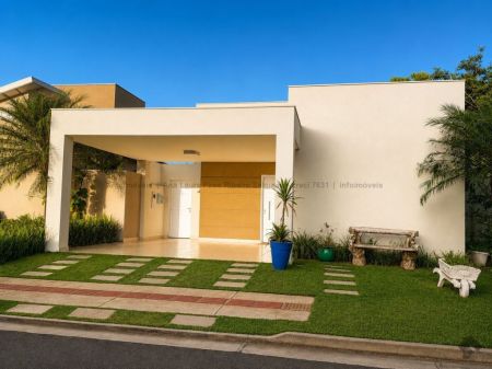 Casa-Térrea-Condomínio em Tiradentes