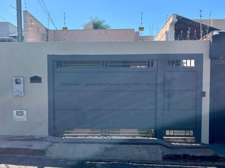 Casa-Térrea em Vila Vilas Boas