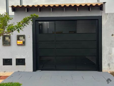 Casa-Térrea em Jardim Panamá