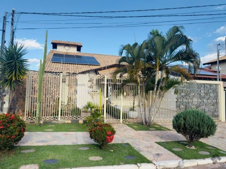 Casa-Térrea em Carandá Bosque I