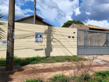 Casa-Térrea em Santa Carmélia