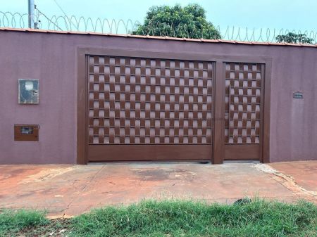 Casa-Térrea em Jardim Inápolis
