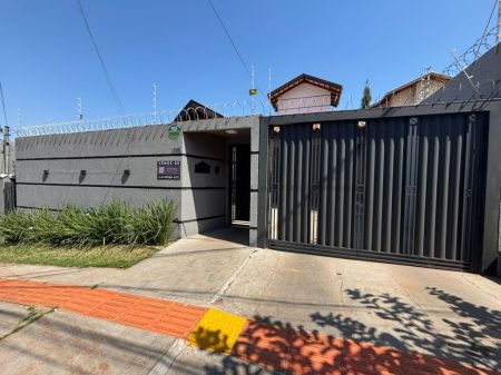 Casa-Térrea em N. Sra. das Graças