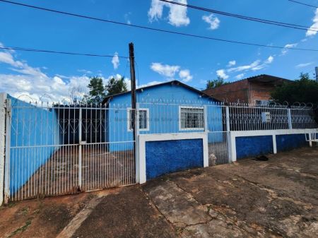Casa-Térrea em Guanandi