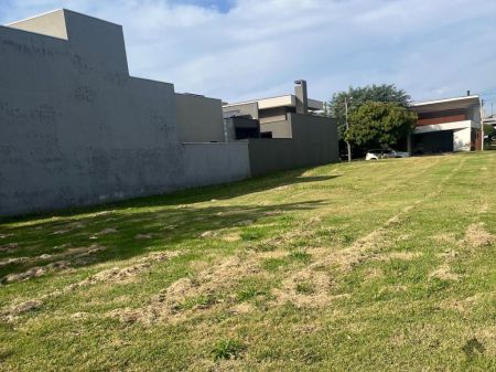 Terreno-Condomínio em Residencial Porto Madero