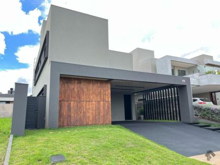 Sobrado-Condomínio em Residencial Alphaville IV