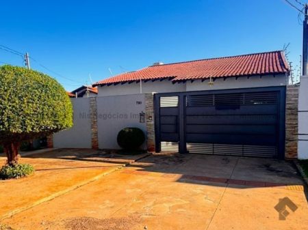Casa-Térrea em Portinho Pache