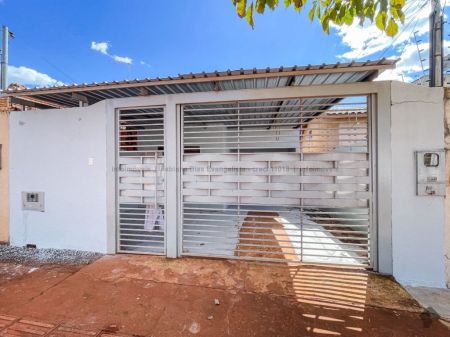 Casa-Térrea em Jardim Columbia