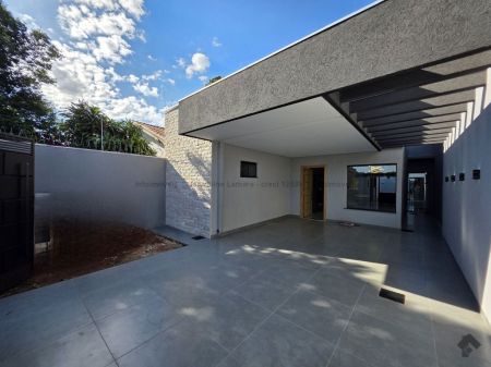 Casa-Térrea em Rita Vieira