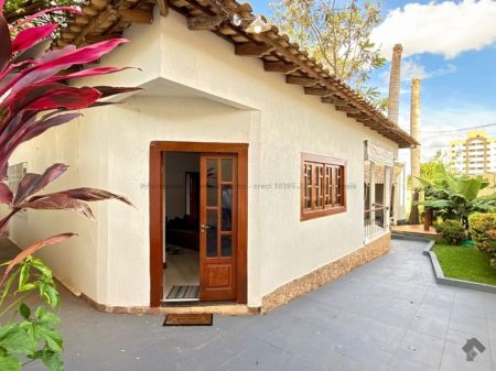 Casa-Térrea em Centro