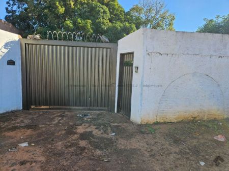 Casa-Térrea em Jardim Centro Oeste