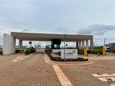 Terreno-Condomínio em Terras Alpha