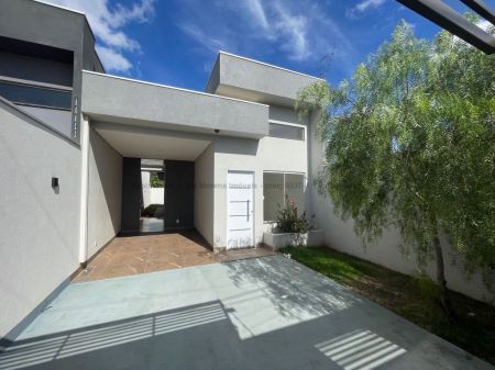 Casa-Térrea em Vila Santa Luzia