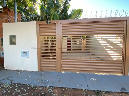Casa-Térrea em Vila Aimoré