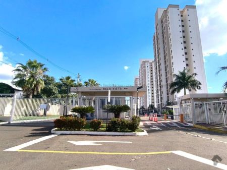 Apartamento em Parque Rita Vieira