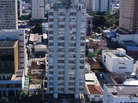 Sala / Salão / Loja em Centro