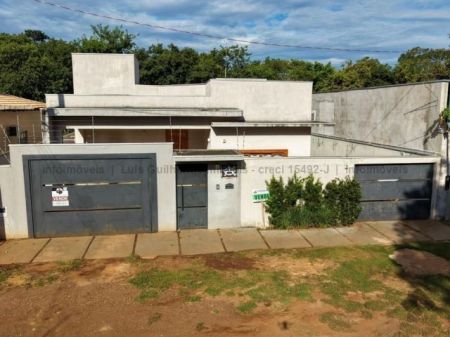 Casa-Térrea em Solar dos Lagos II