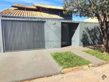 Casa-Térrea em Jardim Tijuca I
