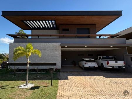Sobrado-Condomínio em Residencial Alphaville III