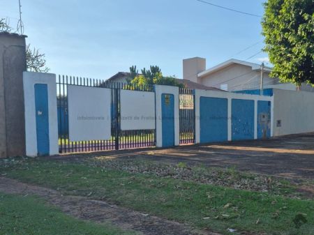 Casa-Térrea em Vila Anahy
