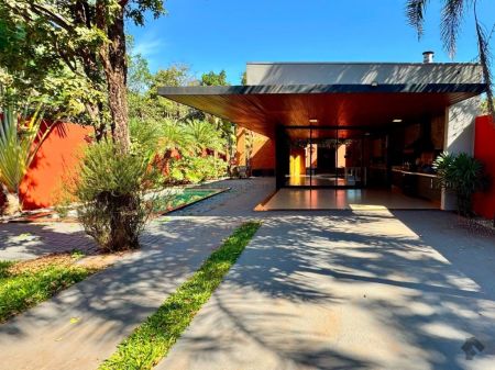 Casa-Térrea em Jardim Veraneio