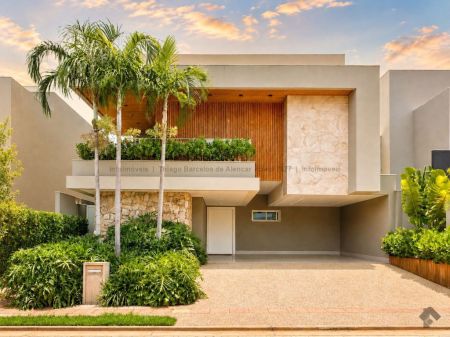 Sobrado-Condomínio em Pq. Residencial Damha III