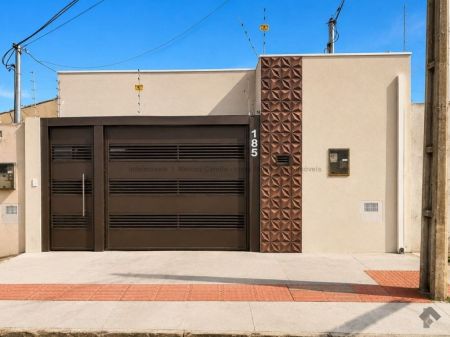 Casa-Térrea em Aero Rancho