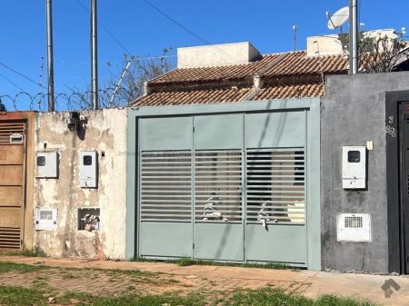 Casa-Térrea em Jardim Centro Oeste