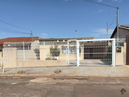 Casa-Térrea em Taquarussú
