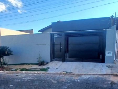 Casa-Térrea-Condomínio em Vila Aimoré