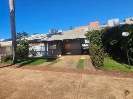 Casa-Térrea-Condomínio em Itanhangá Park